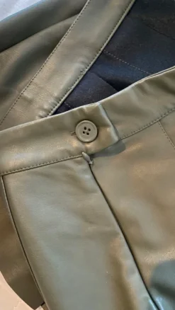 FB Sister Nahkavekkihame