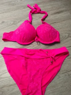 Best Naisten bikinit