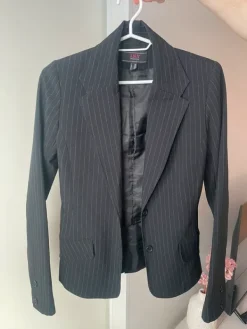 Discount Jennyfer Naisten jakku