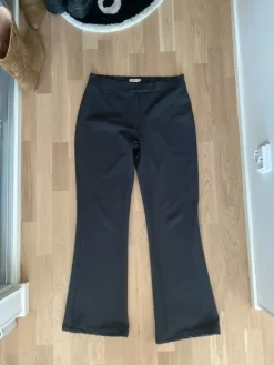 Discount Nelly - Housut