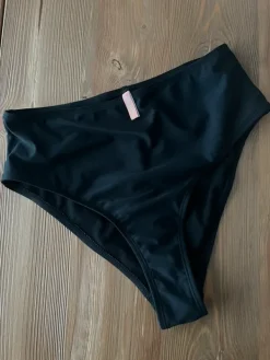 New NLY Beach Nellyn bikinialaosa 🤩