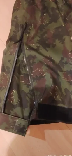 Sale Neperšlampamos kamufliažinės kelnės