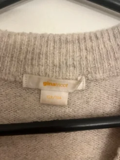 Discount Gina Tricot Neulepaita