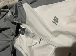 Sale New Balance water proof running jacket