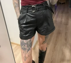 Best Amisu New yorker keinonahkashortsit 36