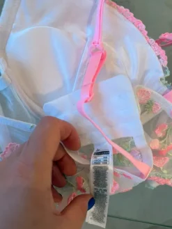 Discount New Yorker rintaliivit