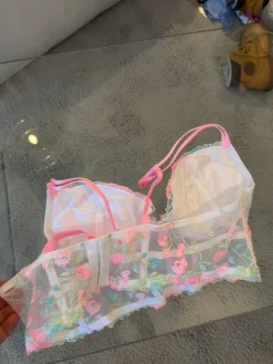 Discount New Yorker rintaliivit