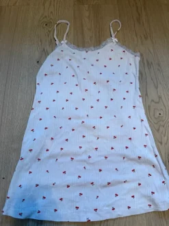 New New Yorker in yöpaita, koko M