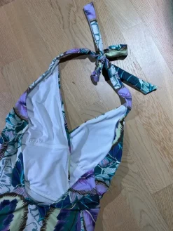 Online Next halterneck uimapuku