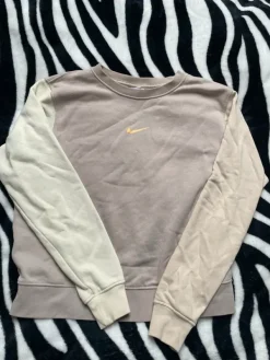 Clearance nike college