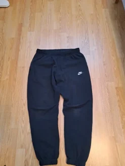 Best Nike collegehousut