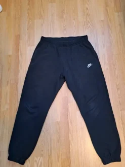 Best Nike collegehousut