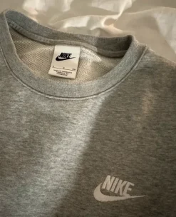 Sale Nike collegepaita