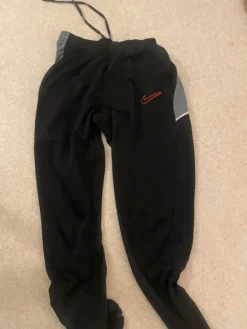 Online Nike dri fit verkkarit