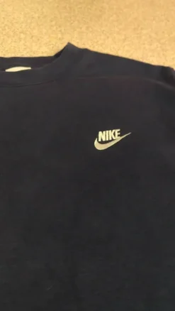 New Nike huppari
