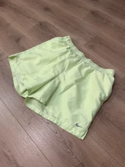 Online Nike maudymosi sortai