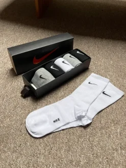 Hot Nike Premium Socks 6 Pairs Like New One Size