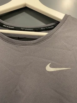 Clearance Nike treenipaita