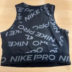 Hot Nike treenitoppi