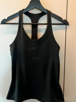 Best Nike treenitoppi