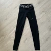 Nike treenitrikoot XS