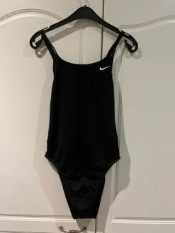 Best Nike uimapuku