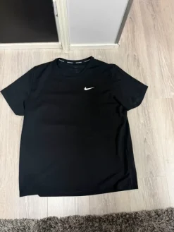 Online Nike urheilupaita