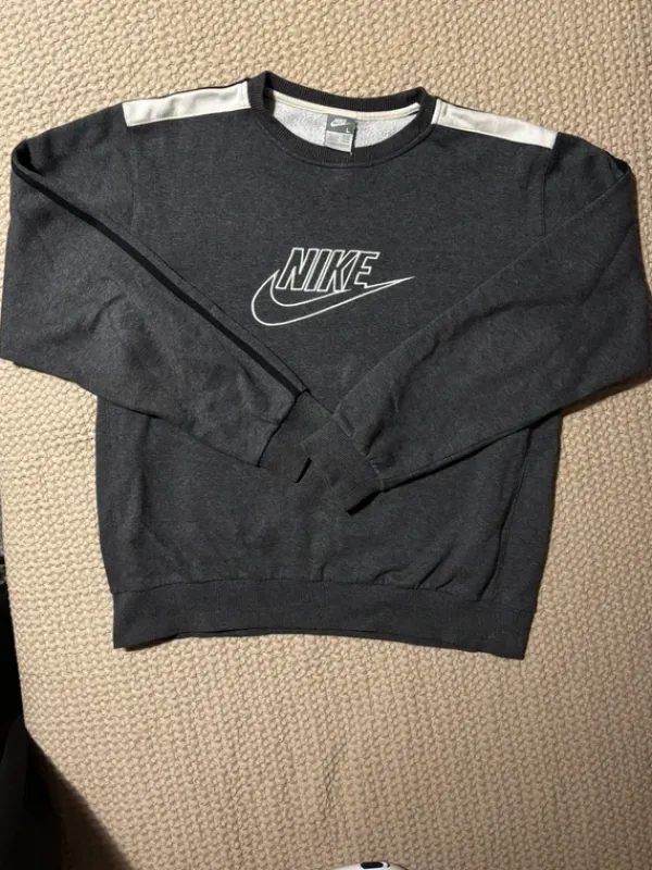 Outlet Nike vintage college