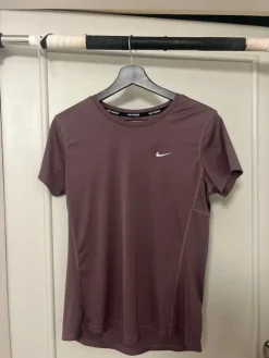 Hot Niken violetti treenipaita