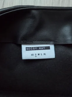 Outlet Noisy May tekonahkahame