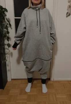 Hot Novita aikuisten jumpsuit / haalari