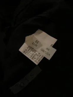 Discount Ois miesten puku