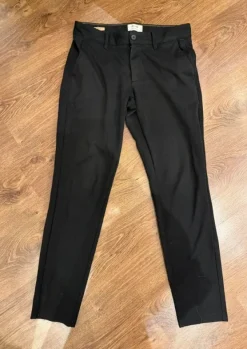 Clearance ONLY & SONS Mustat suorat housut