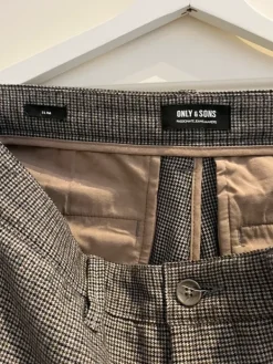 Online ONLY & SONS siistit housut W33 L32