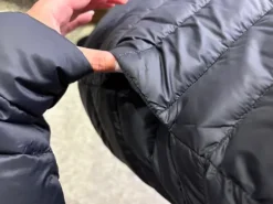 Only musta kevyttoppatakki koko S