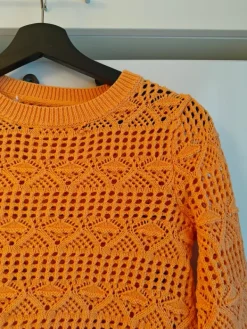 Clearance Oranssi neule