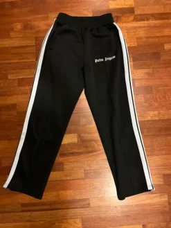 Outlet Palm Angles track bottom