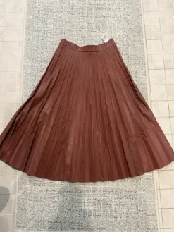 Sale Pehmeä nahkahame