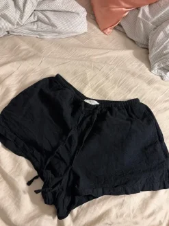 New Gina Tricot Pellavasekoite shortsit