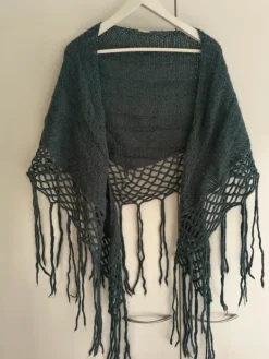 Outlet Petroolin värinen huivi