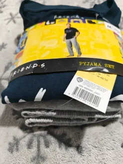 Hot Piżama męska bawełniana F.R.i.E.n.d.S komplet koszulka długi rękaw i długie spodnie, r. M 48/50