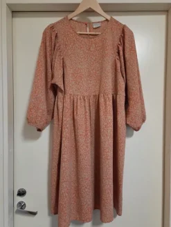 Outlet Pieces äitiysmekko