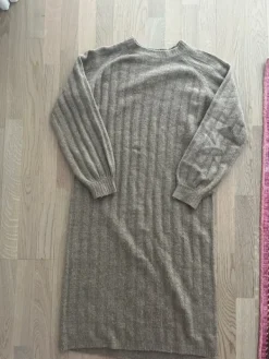 Online Pieces neulemekko S