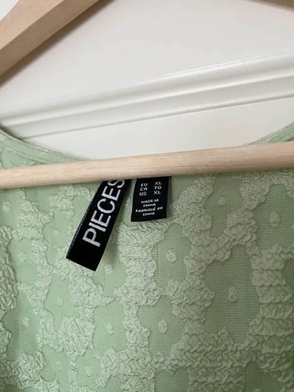 Clearance Pieces vihreä kukkamekko