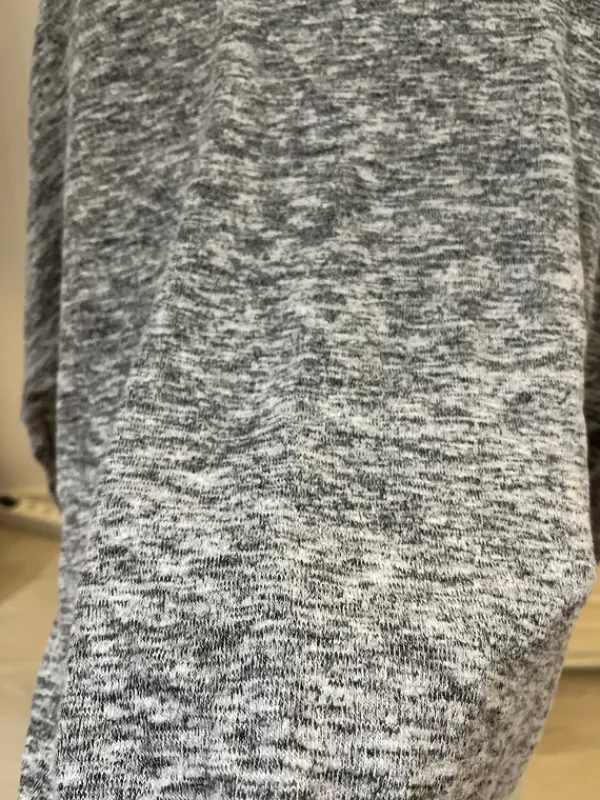 Sale Amisu Pitkähihainen avonaisilla olkapäillä