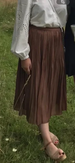 Hot ONLY Pliseerattu hame