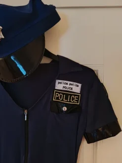 Clearance poliisi naamiaisasu