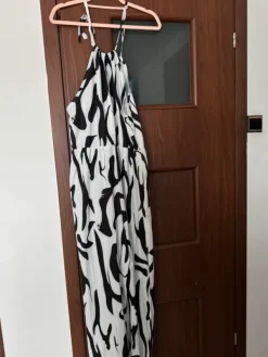 Discount Przepiękny kombinezon na lato mega na każdą sylwetkę