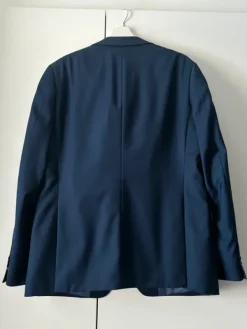 Online Dressmann Pukusetti