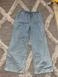 Discount Pull on housut